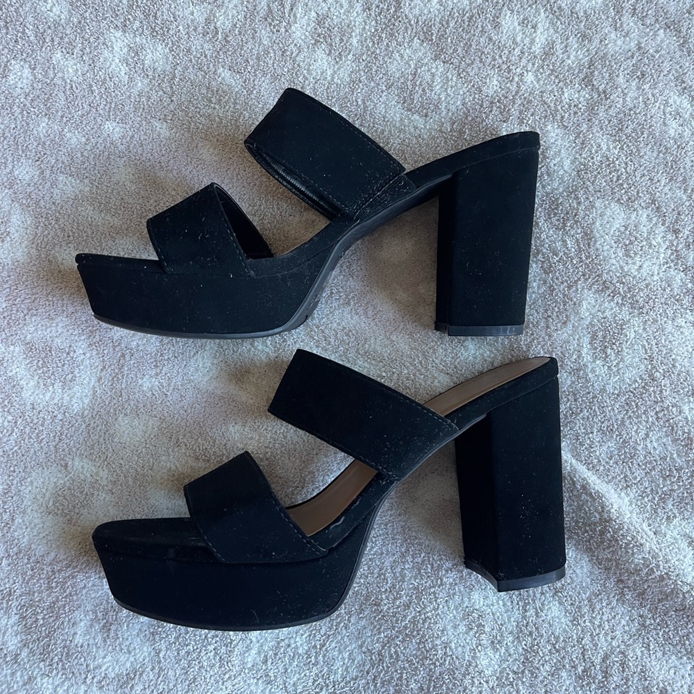 Women’s black chunky heel platform sandals
